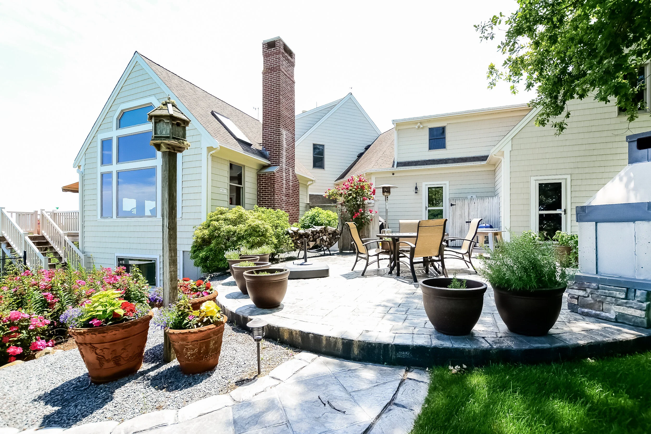 074-Patio-2925022-large.jpg