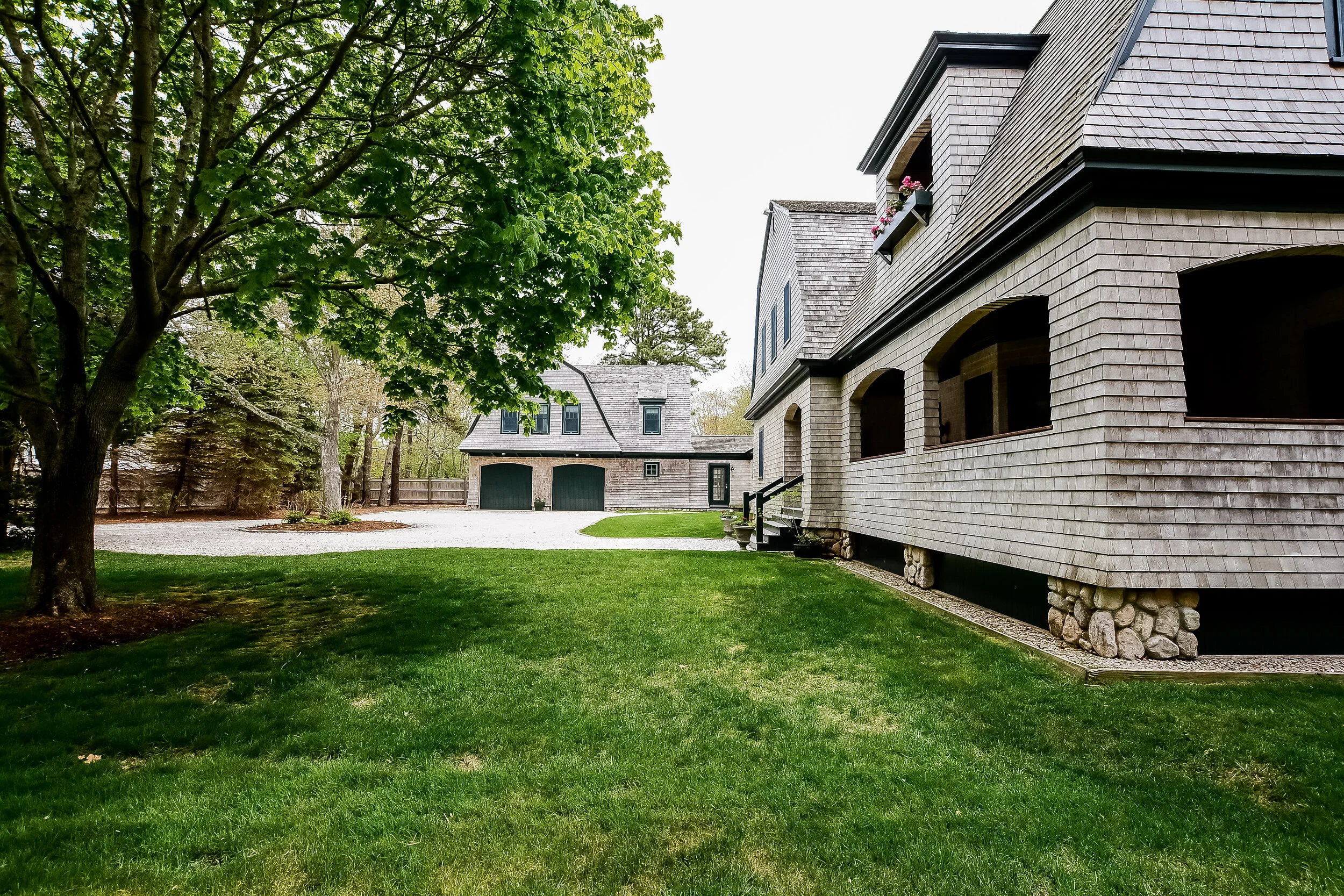 065-Front_View-2760243-large.jpg