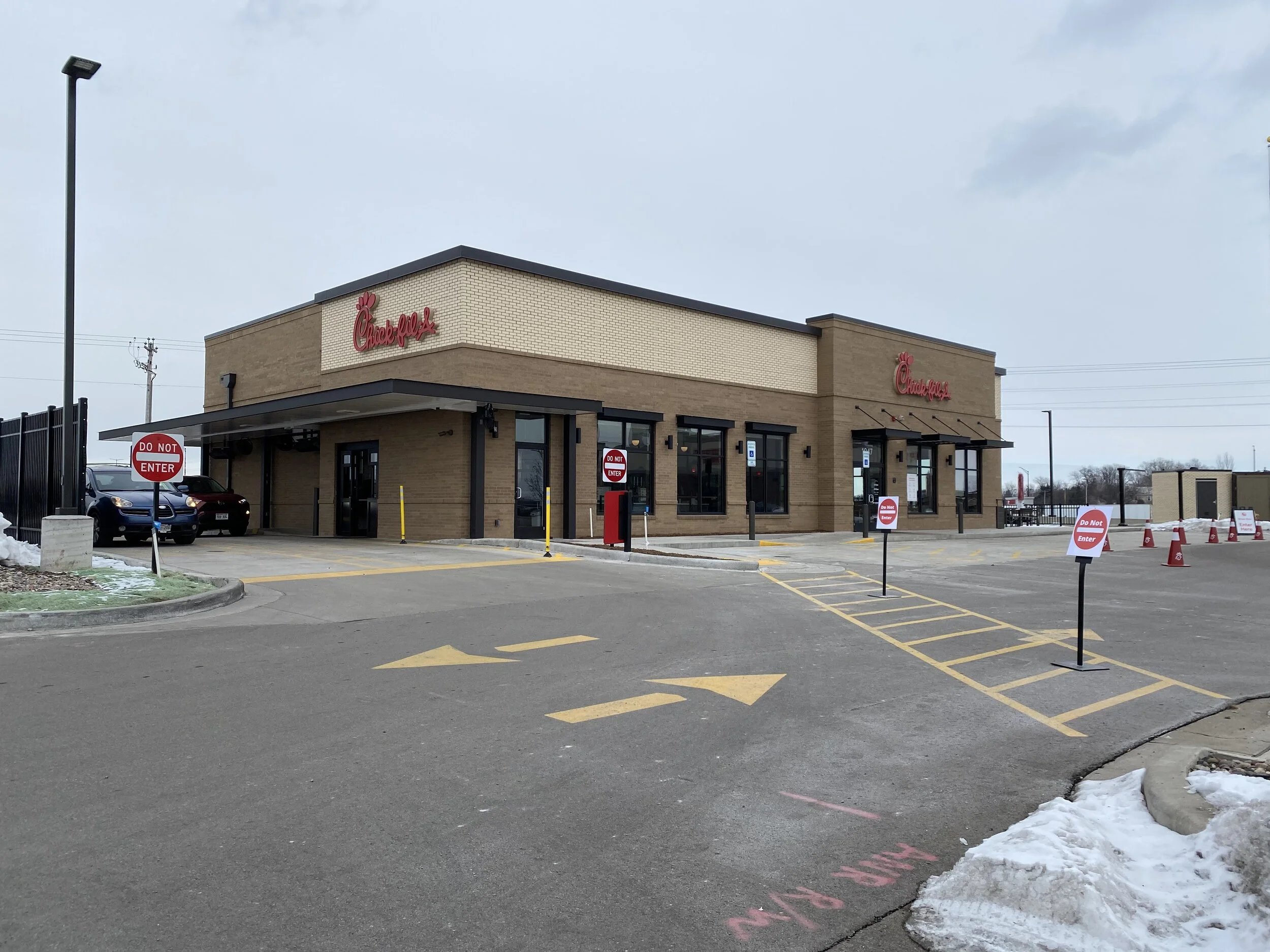 Chicken connoisseurs flock to Chick-Fil-A ‘s grand opening