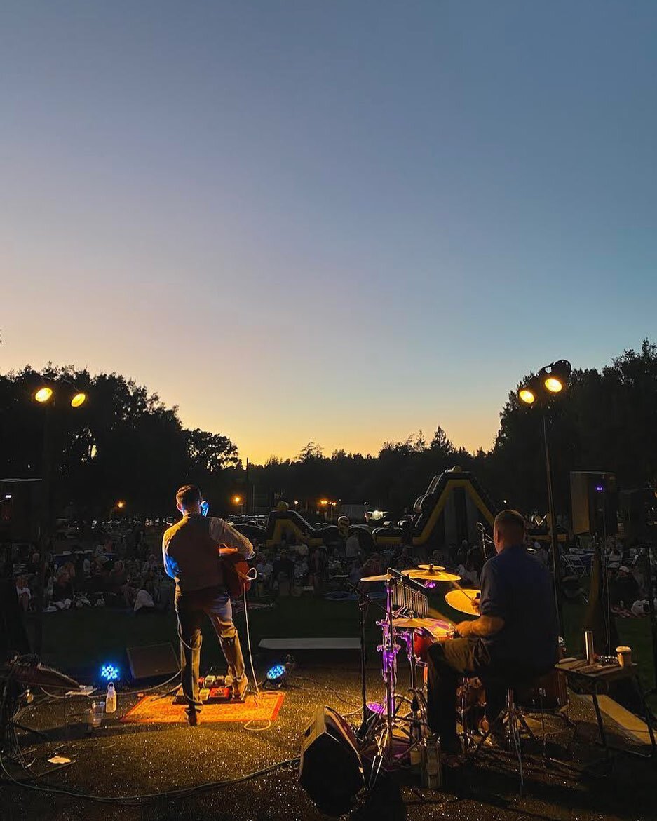Had an absolute BLAST returning to @stmarysca to play for #MusicOnTheLawn. Big shoutout to @baileyminardi and all the folks at @gaelalumni for putting on such a terrific event. Thanks to @calicraft and @canyonclubbrewery for supplying us with tasty l