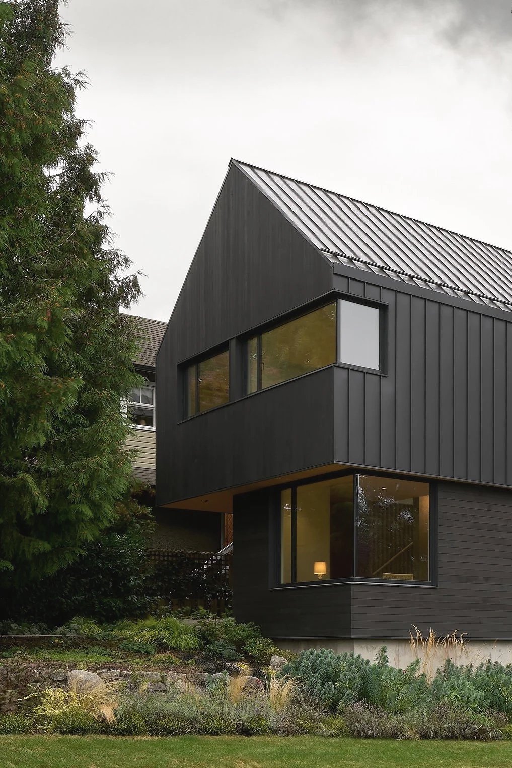    Location: Vancouver, BC / Size: 300 sq m / Completed: 2023  House Design + Interiors: Scott Posno Design  Photos by:  silentsama.com  / House Construction by: Coastline Projects  