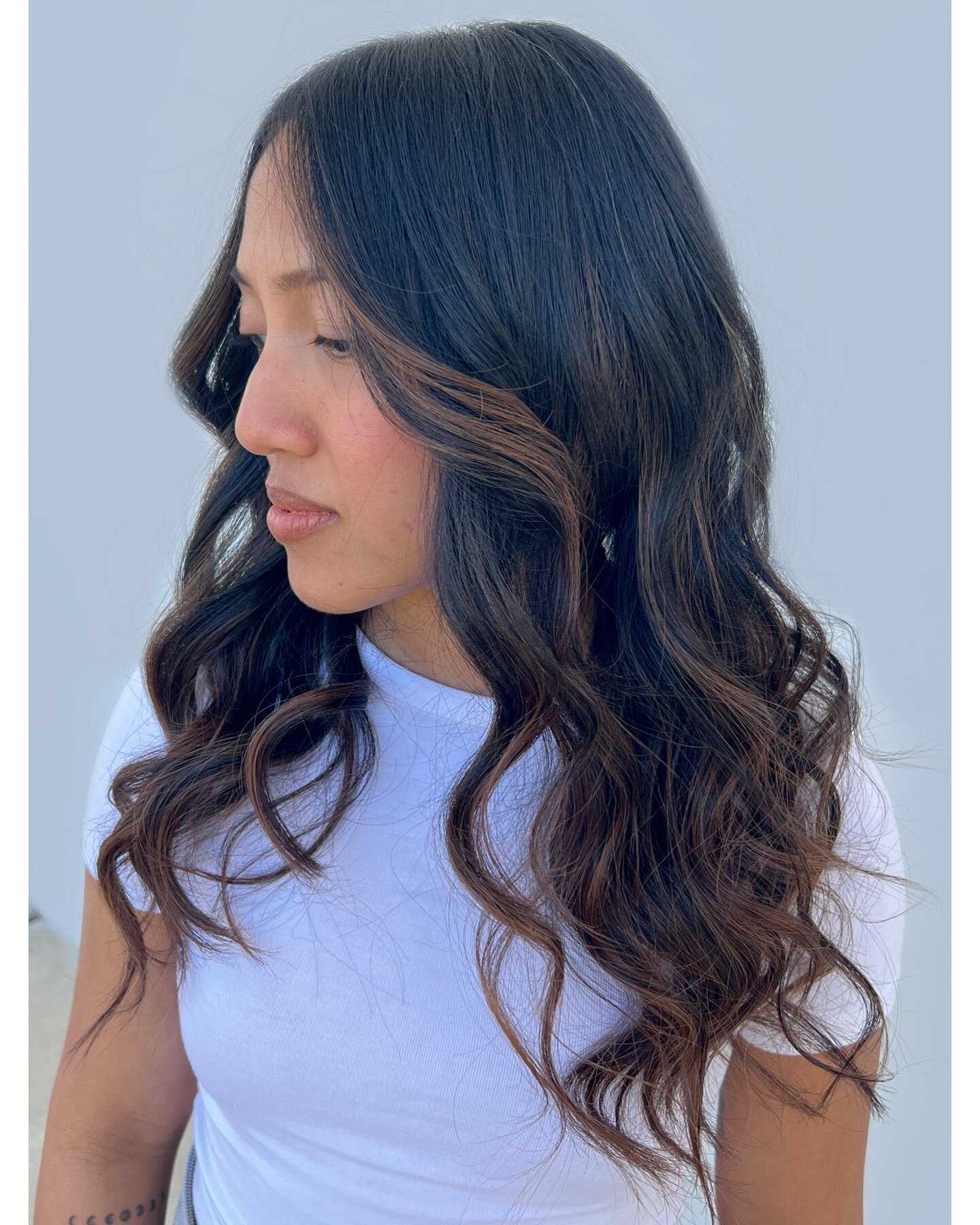 I love when this beautiful gal visits me✂️✨ Cut &amp; Colorgloss for this stunning future bride to be💍 
.
.
.
.
#Hairbydama #hairbrained #licensedtocreate #cosmoprofbeauty #beforeandafterhair #palmspringshairstylist #palmdeserthairstylist #ranchomir