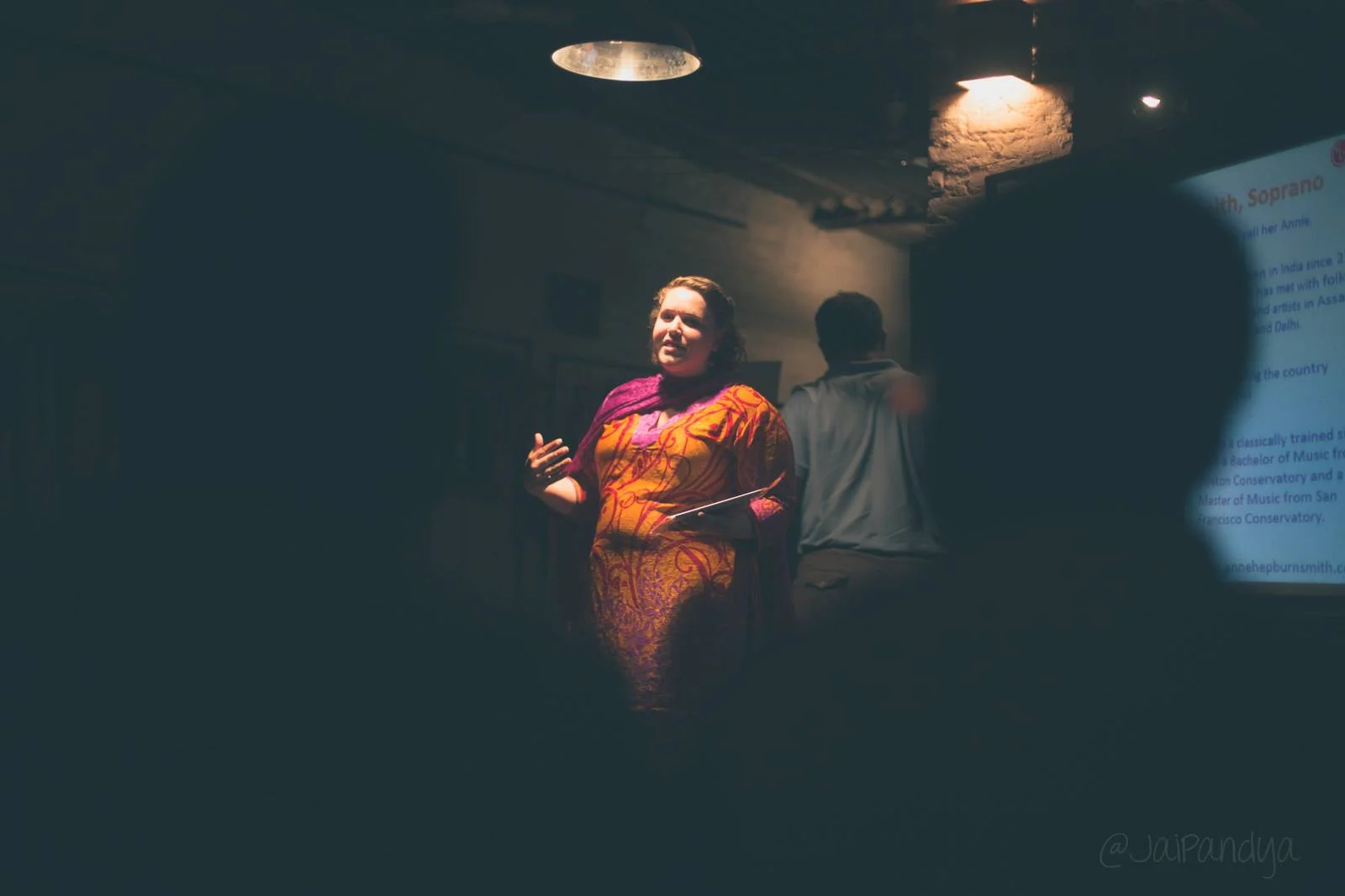 Beginning the lecture at the QREOH India Festival at Bakheda in New Delhi