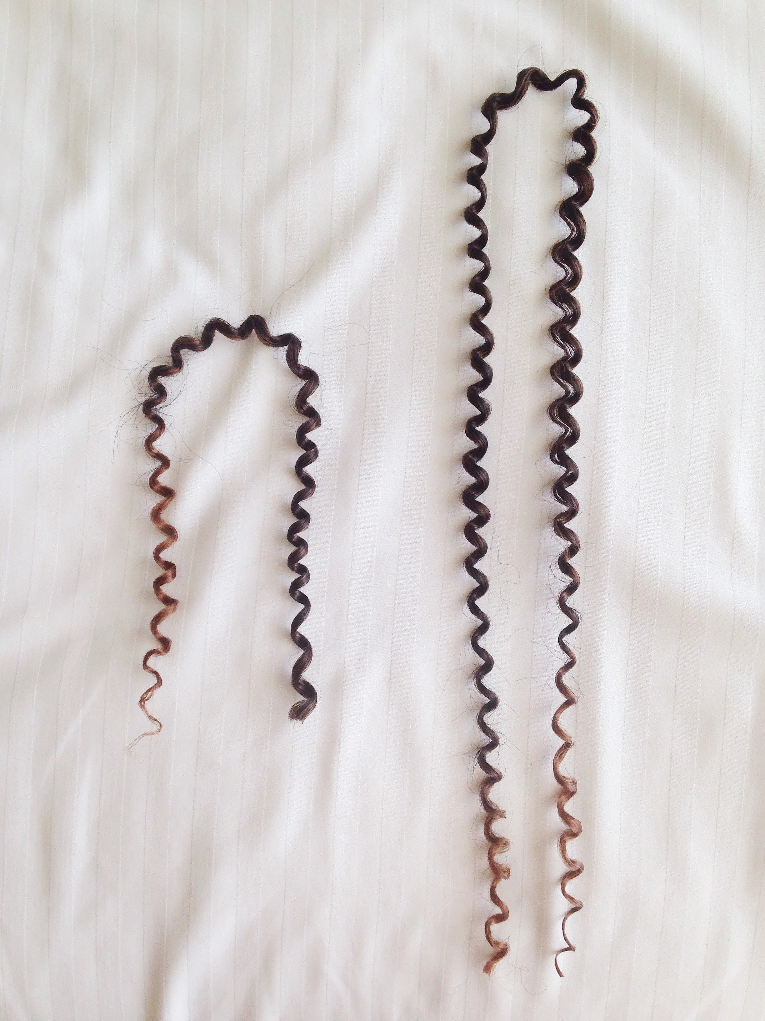 Long Freetress Bohemian TT30 Long (uncut) and Short (cut in half)