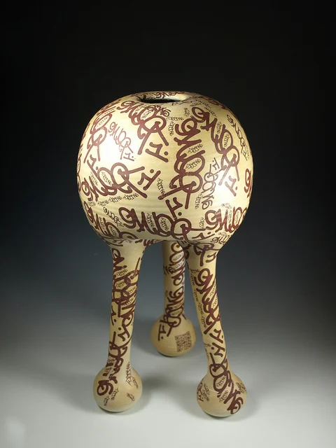 Sweet Tripod with Thrown Legs