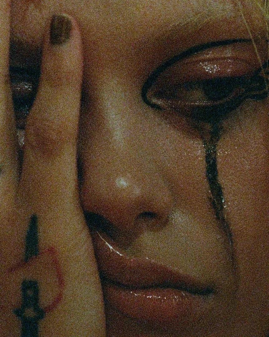 ⛓️&zwj;💥 relinquished + received ⛓️&zwj;💥
*installment 3 of this saga* I did this shoot in April of 2023  in my living room. About a week later my car was broken into while I was line dancing and my laptop, hard drives &amp; memory cards were all s