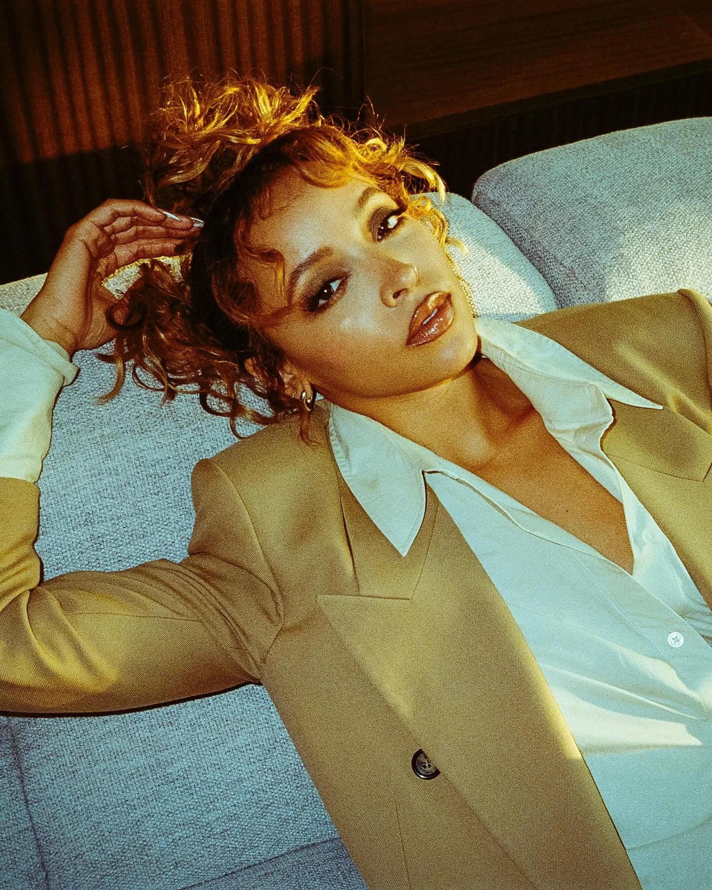 Didn&rsquo;t mean to hold out on yall&hellip; here&rsquo;s some @tinashenow for @armanibeauty on expired film 
xx -P