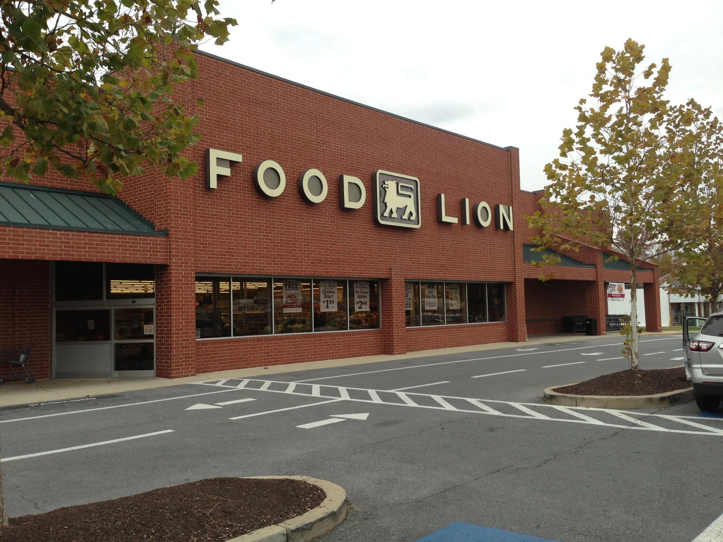 Retail Regional Centers — Versa Real Estate
