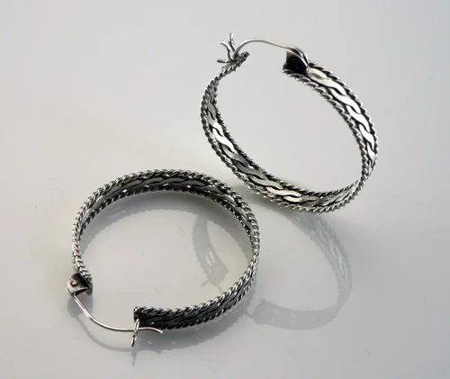 F07- Filigree Hoops