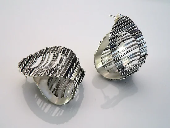 F10- Oval Filigree Stud Earrings