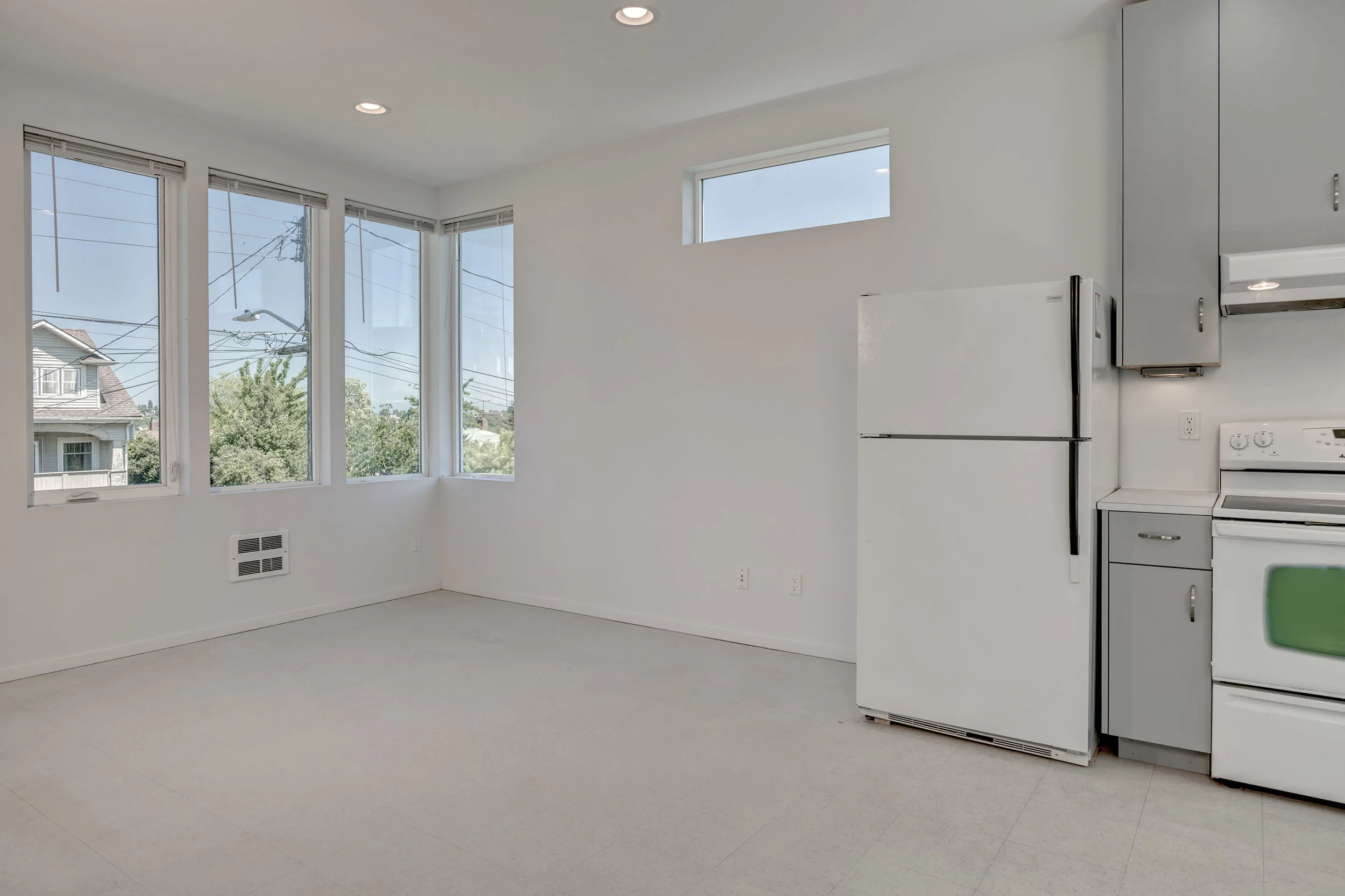 12-Kitchen01.jpg
