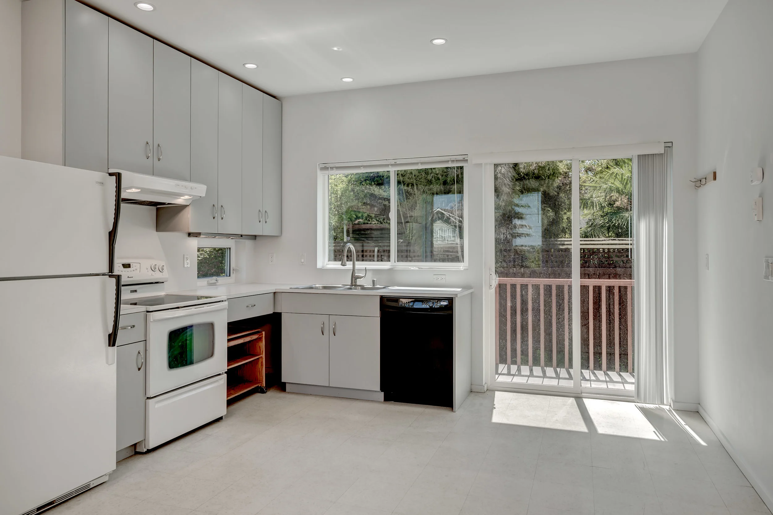 15-Kitchen03.jpg