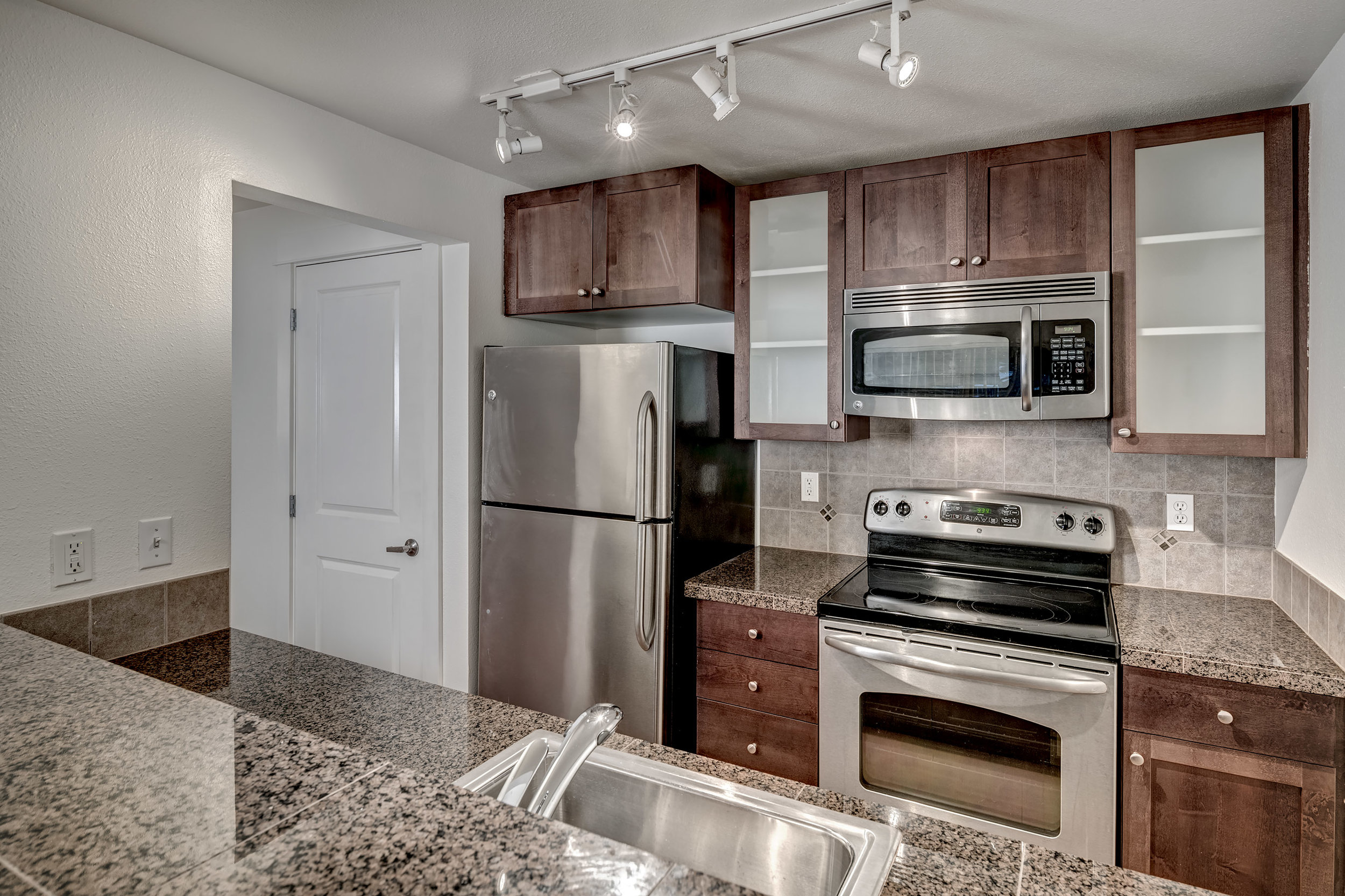 10-Kitchen03.jpg