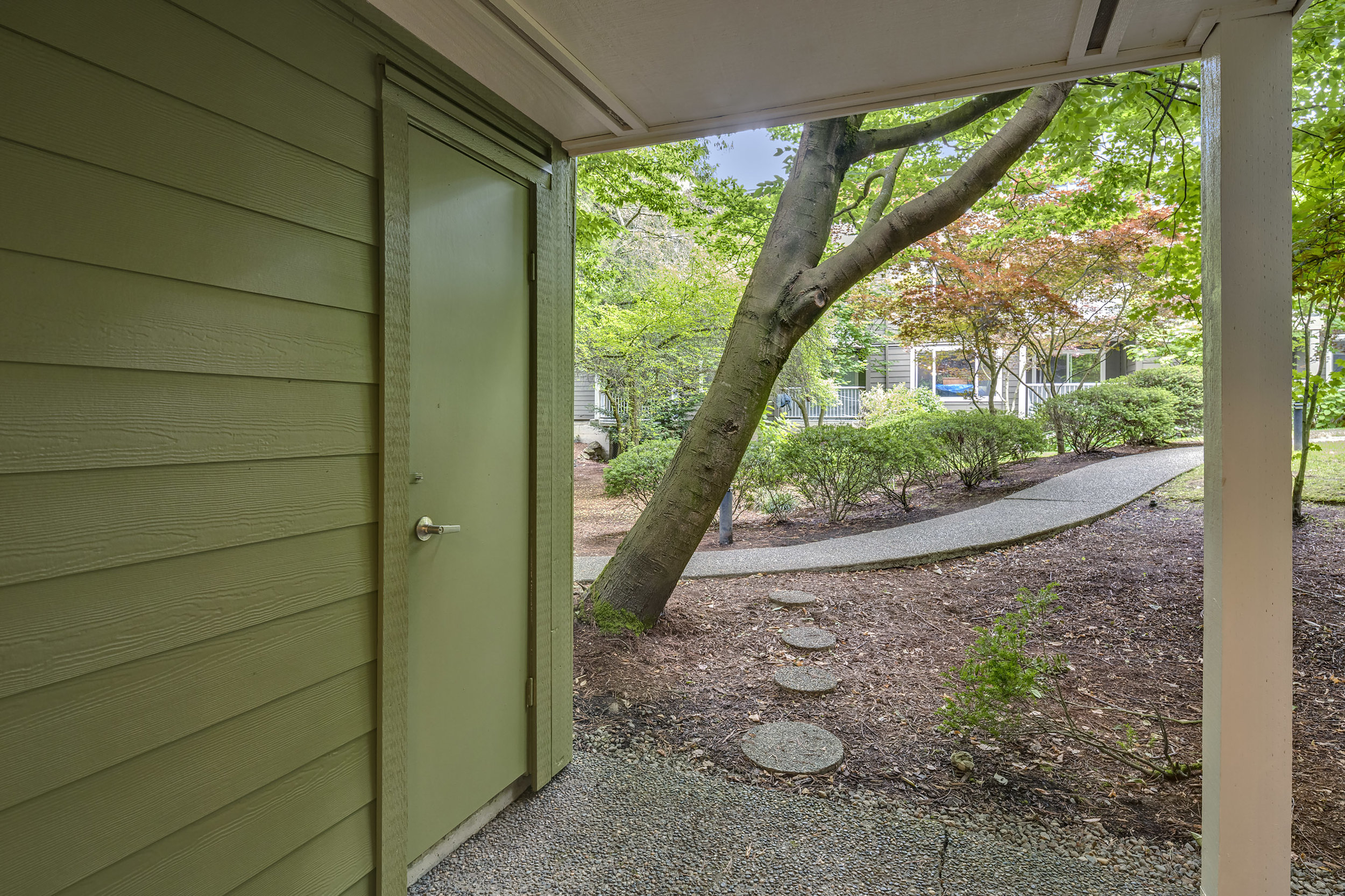 Exterior06.jpg