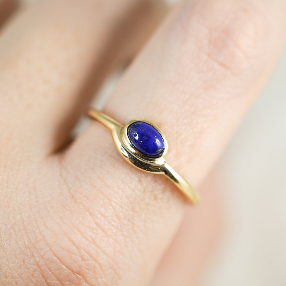 stå på række Busk afvisning lapis lazuli ring — EMI GRANNIS