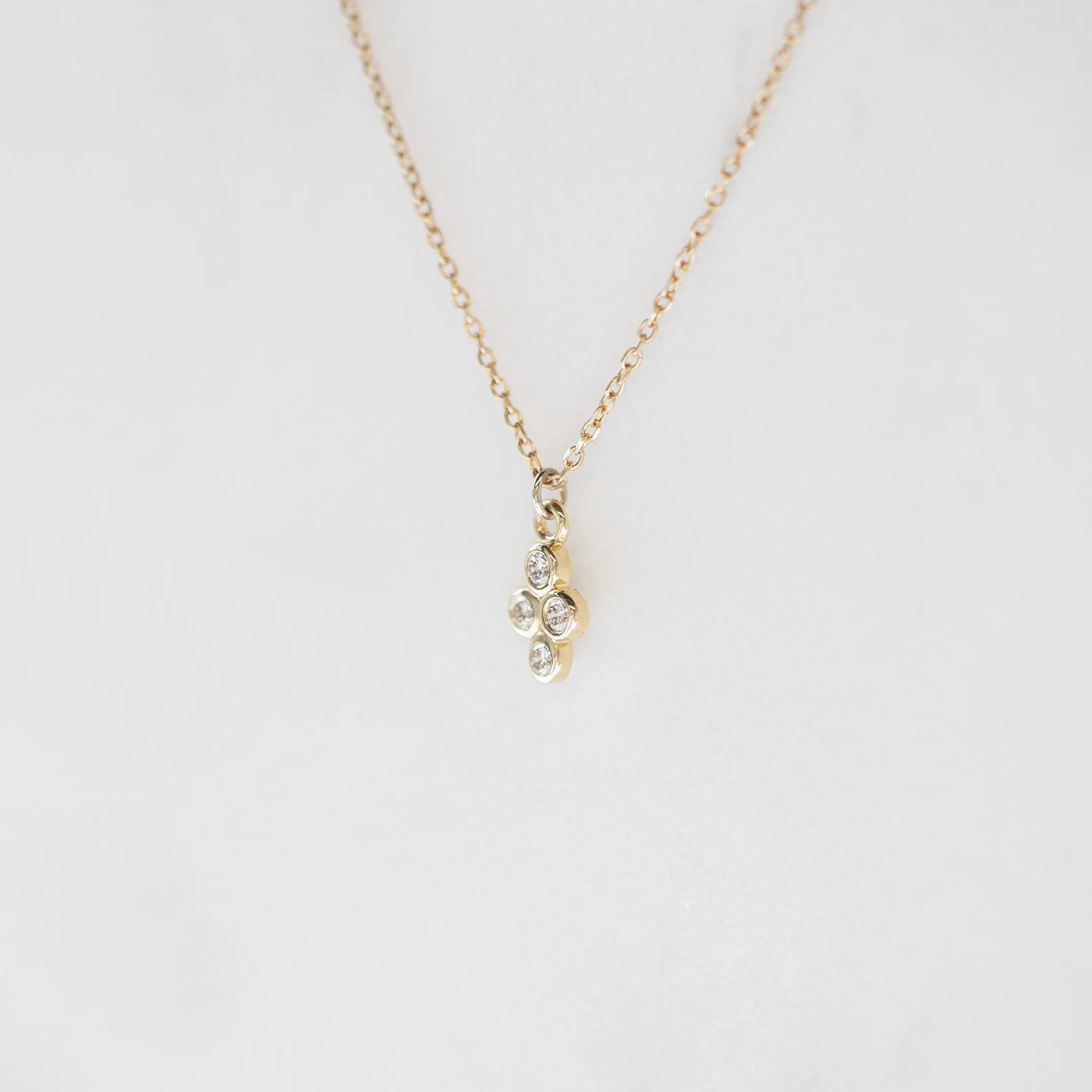 necklace_diamond-clover_16-17-18_845_2.jpg