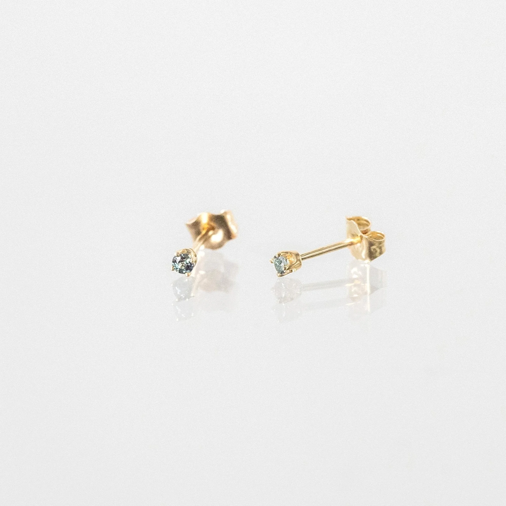 Tiny-Alexandrite-Earrings_425_2.jpg