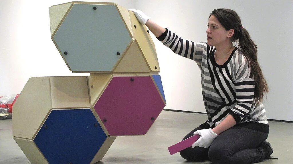 Laura+installing_4775csfcc.jpg