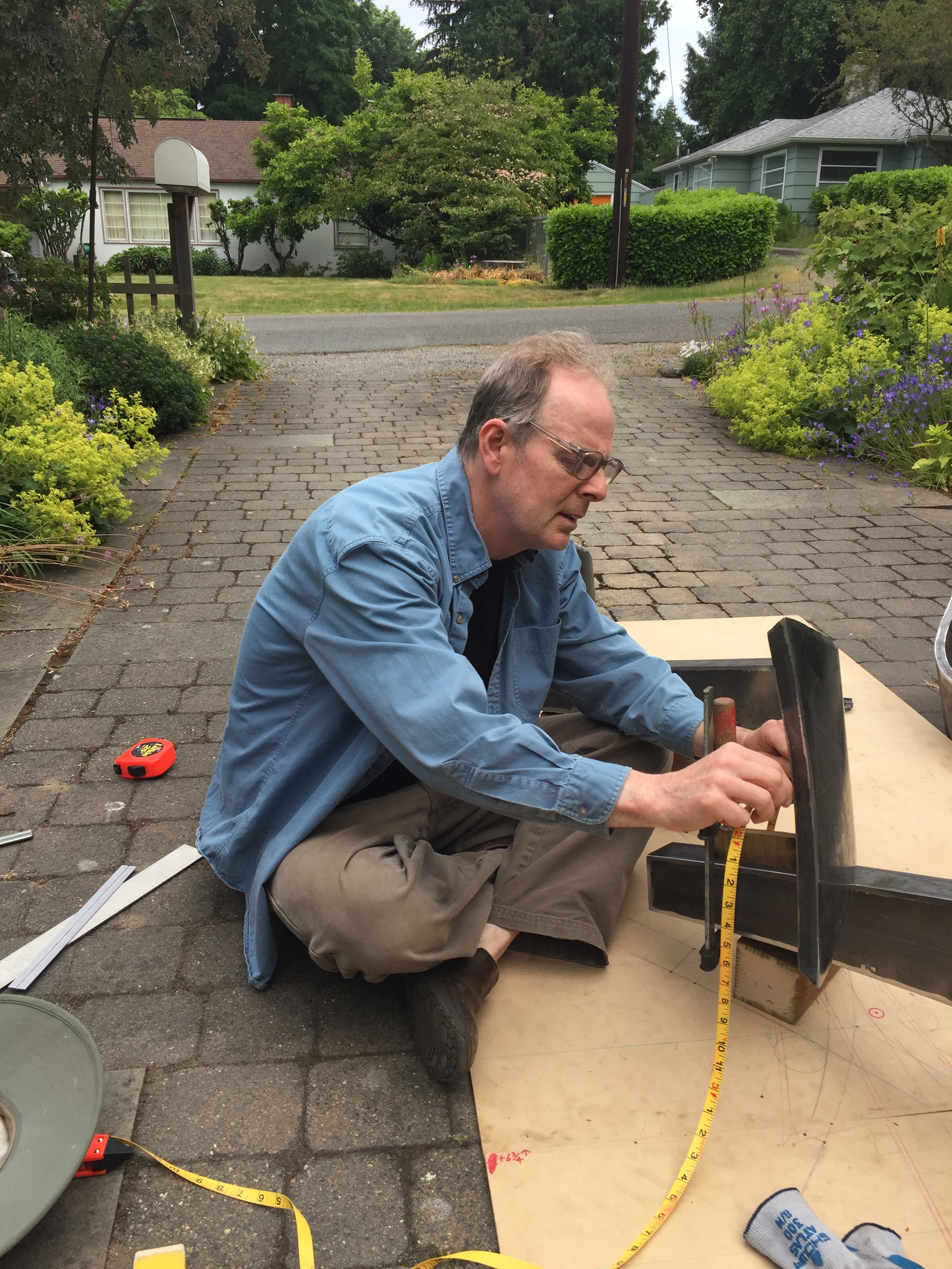 Transferring awn penetration points to subsequent awn element in order to cut a trapezoidal, tapered mortise