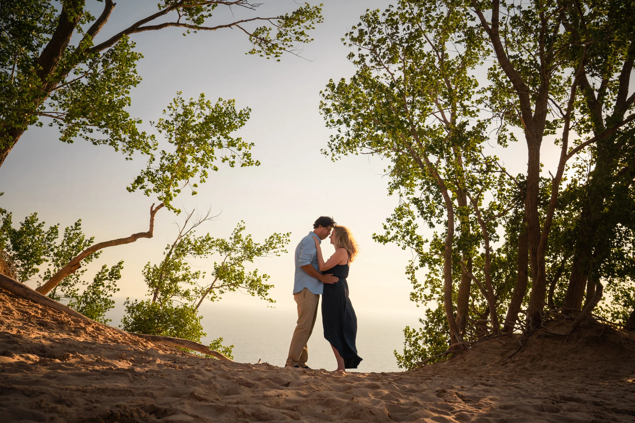 Sleeping_bear_sand_dunes_michigan_summer_engagement_session_pop_mod_photo_03.JPG