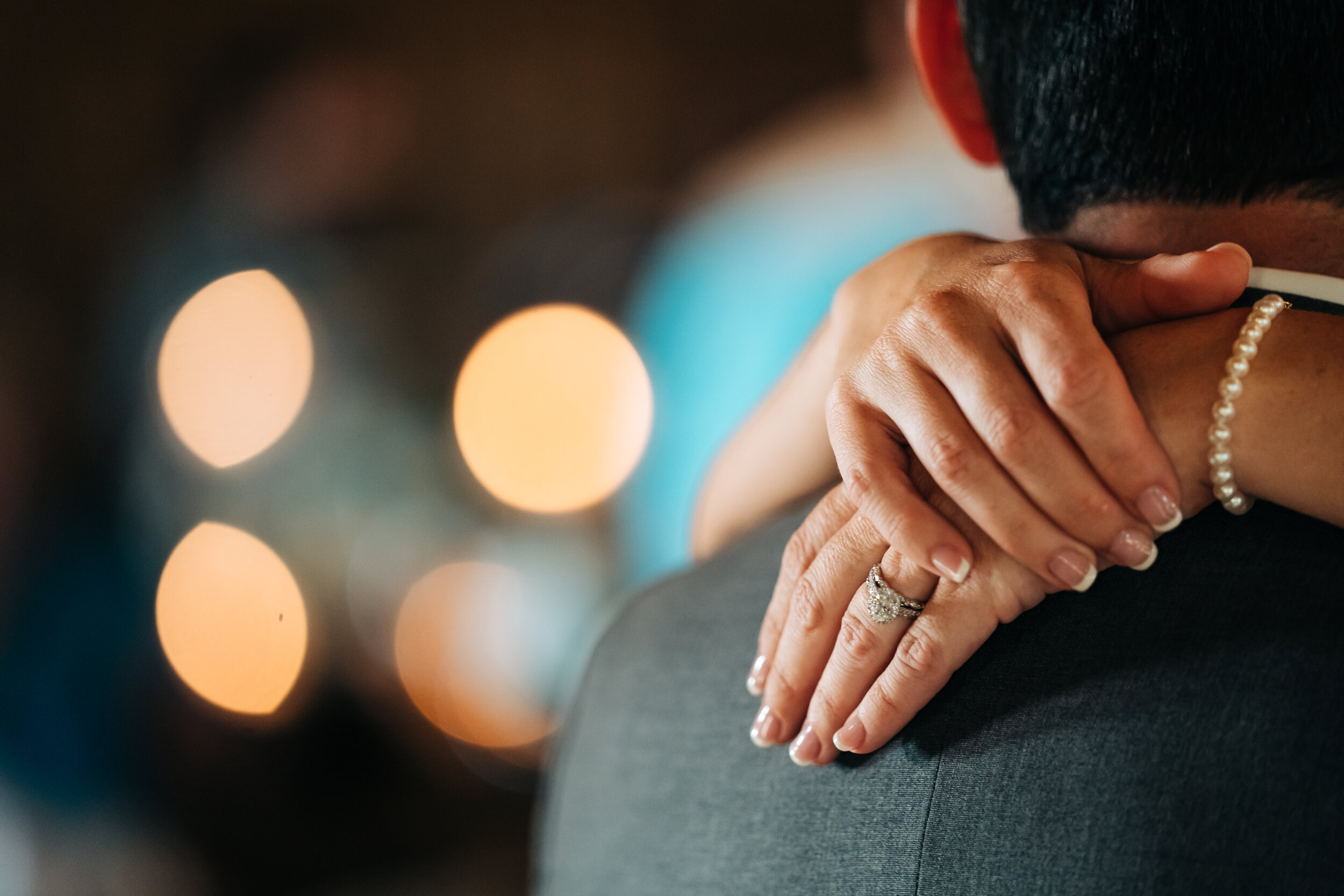  Michigan summer barn wedding at Stone House Farm in Bancroft of Nikki and Taylor by Pop Mod Photo photographers Ryan Garza and Courtney Simpson. 
