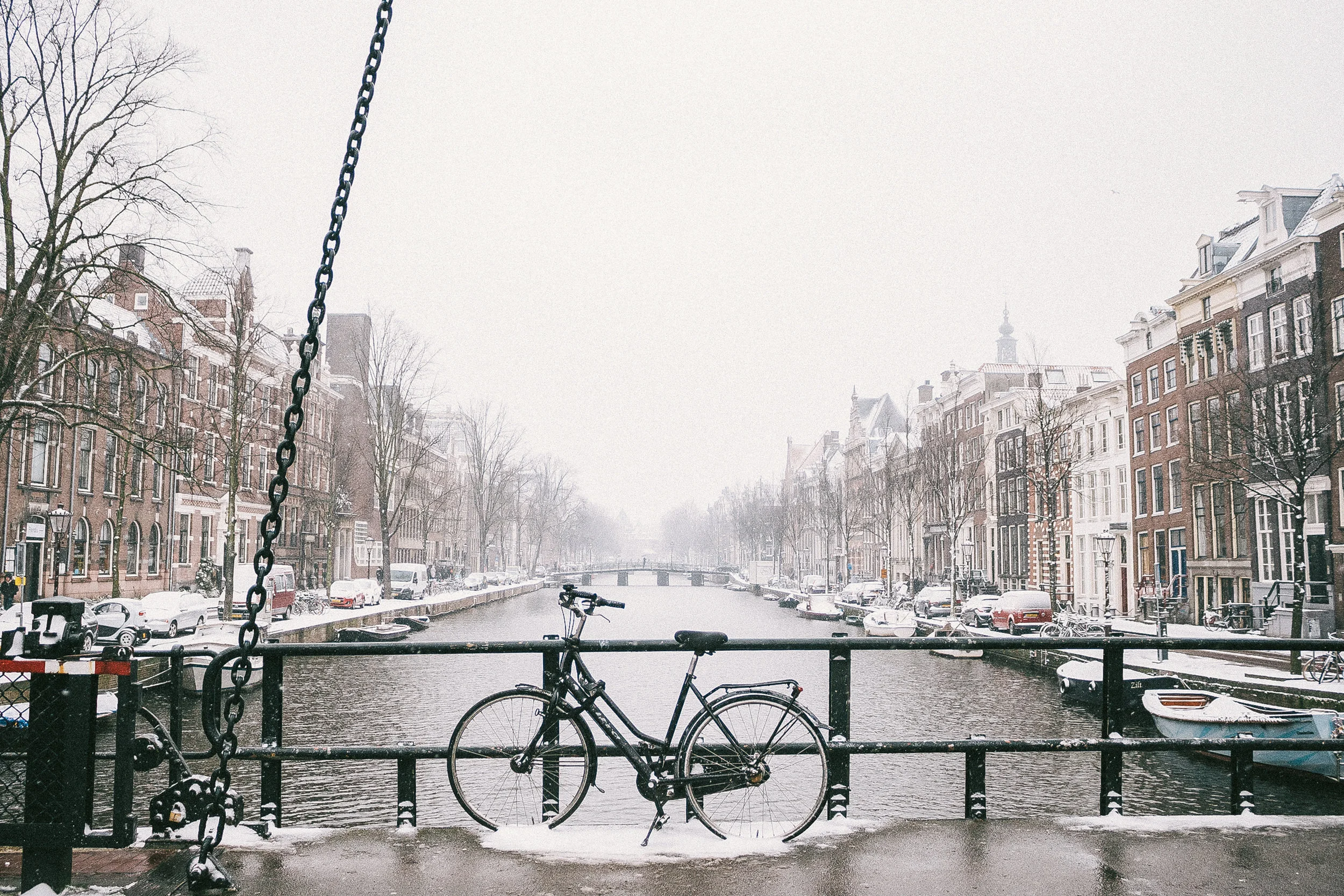 Last-minute travel! Save 15% on a 3-night Amsterdam Contiki tour for Christmas
