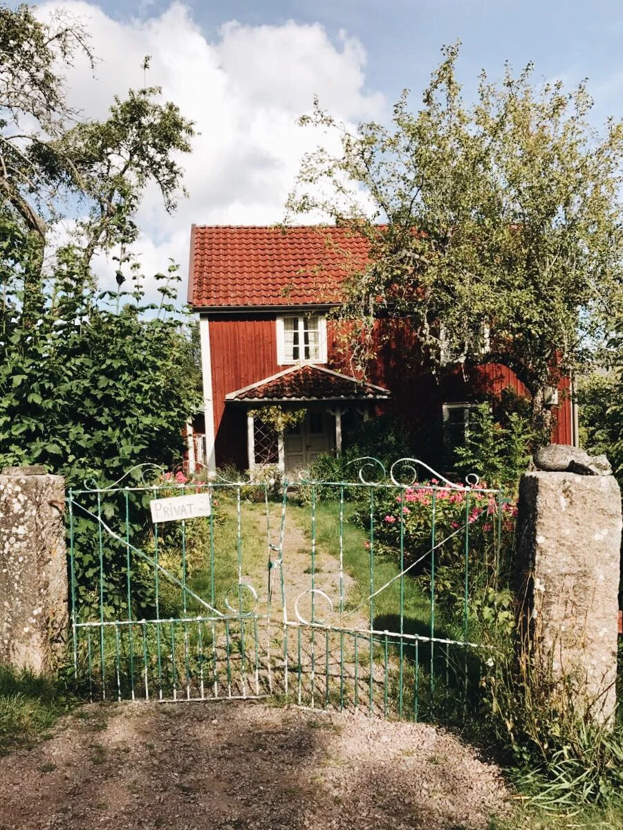 Für alle, die echte Schaukulissen lieber haben: Der kleiner Ort Sevedstorp ist Drehort der Bullerbü-Filme