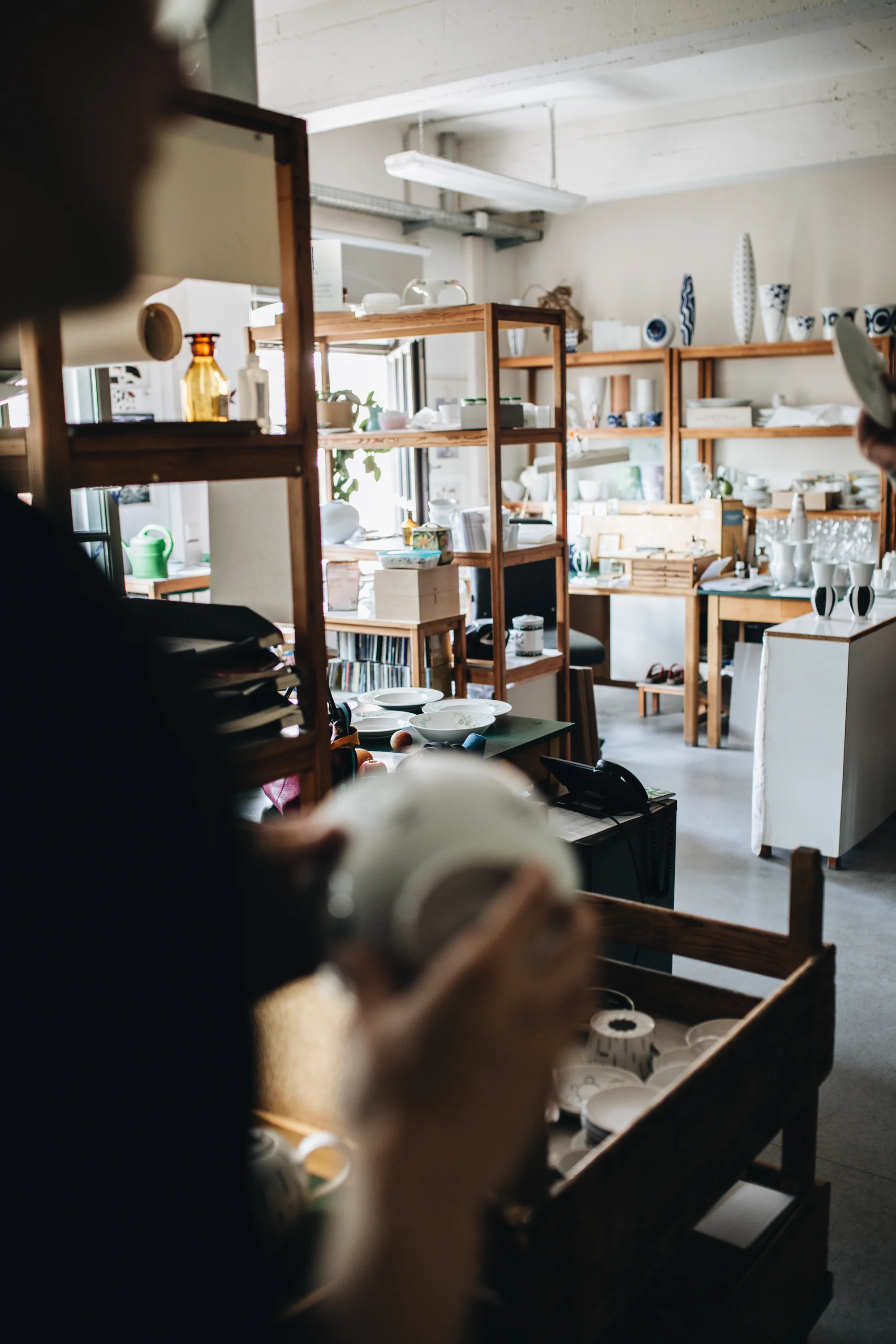 Hey Sonntag, Du fauler Hund! Das KPM+ Sundaayyyssss Tee-Set von Stefan Marx