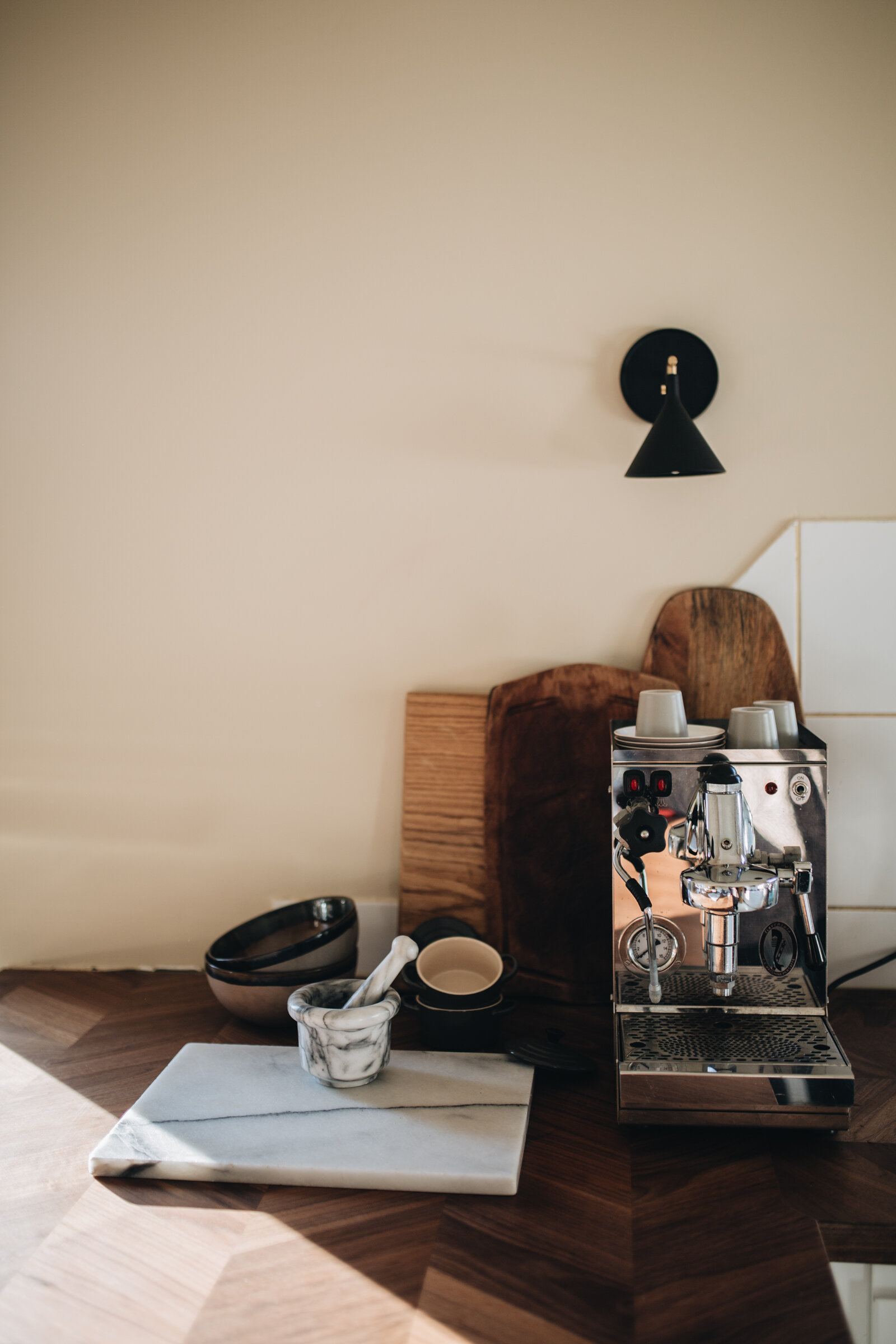 Asthetik Reloaded Mit Den Farben Von Caparol Icons Einen Wohnbereich Neu Erzahlt Herz Und Blut Interior Design Lifestyle Travel Blog