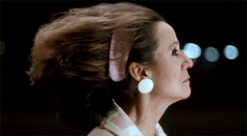 i had a screencap of this before, but now i found an animated gif! my favorite scene in one of my favorite movies. it makes me so happy.
snowce :
Women on the Verge of a Nervous Breakdown (1988)