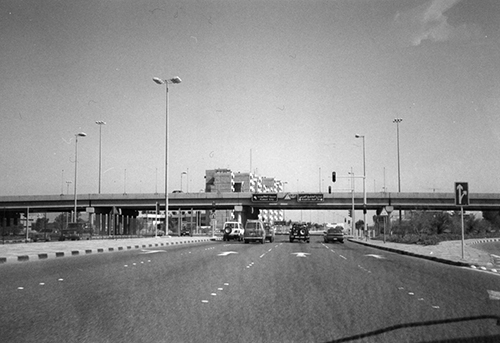 PASSING NOTES < on parallel lines of memory and trauma in Kuwait >