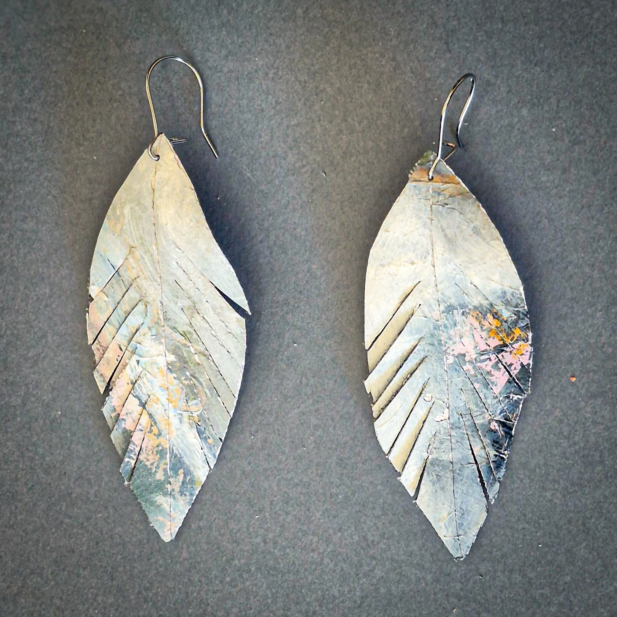 HAM2025_MonicaHokeilenArt_feather-earrings2.jpg