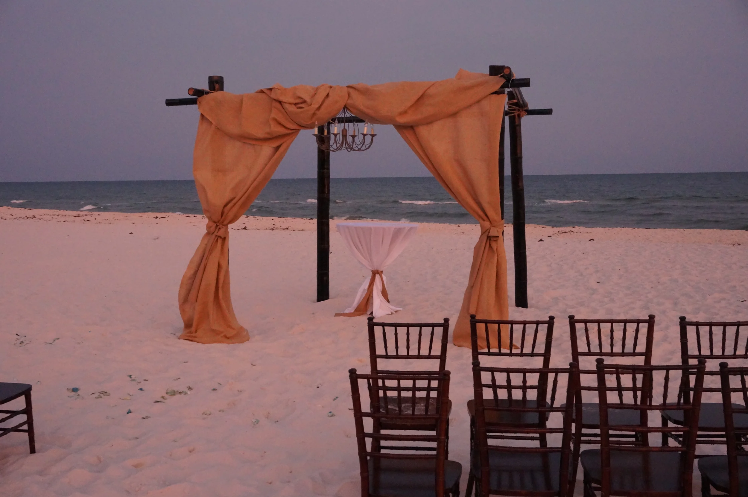 9 Summer Beach Wedding Tips