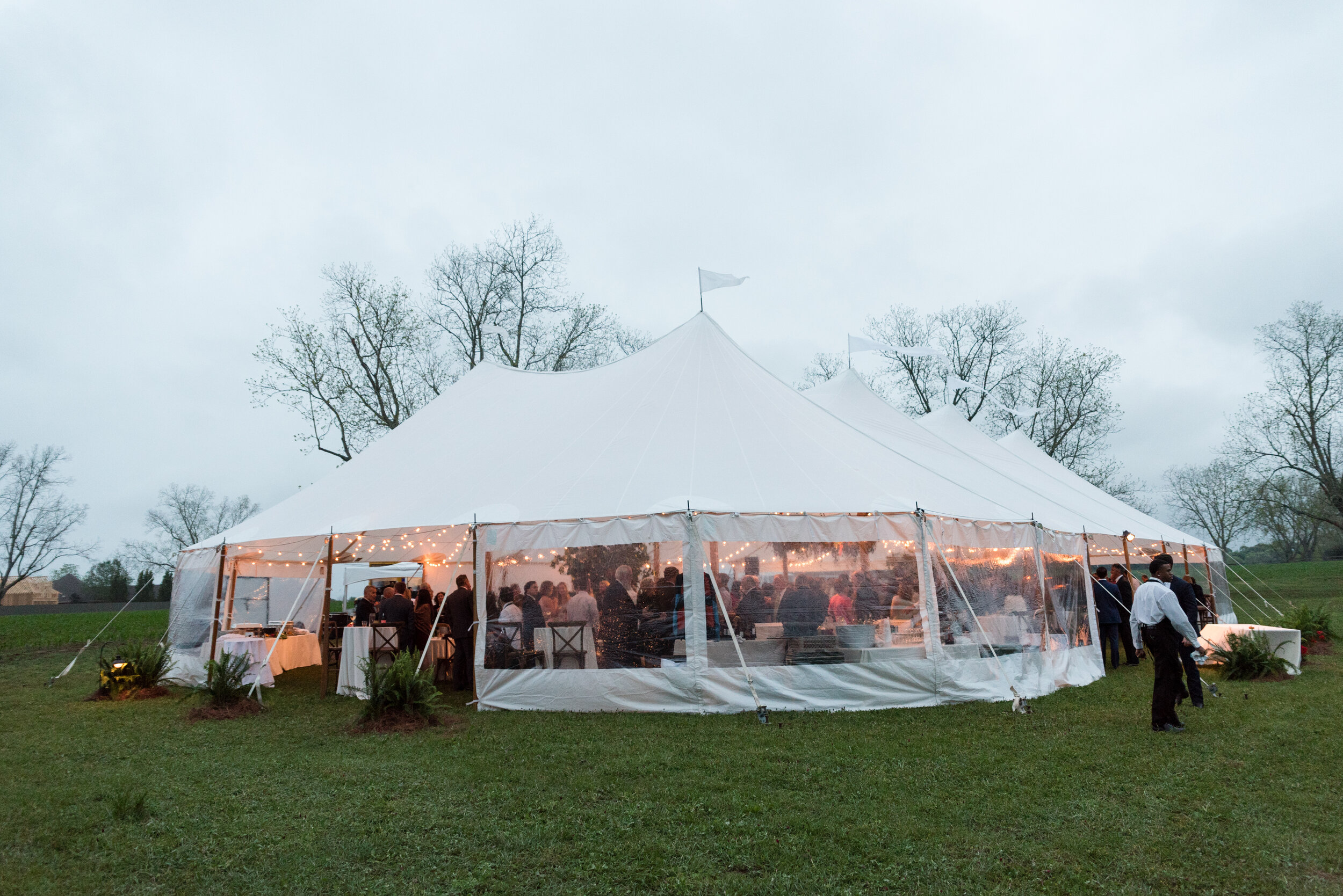 Sailcloth tent with sidewalls