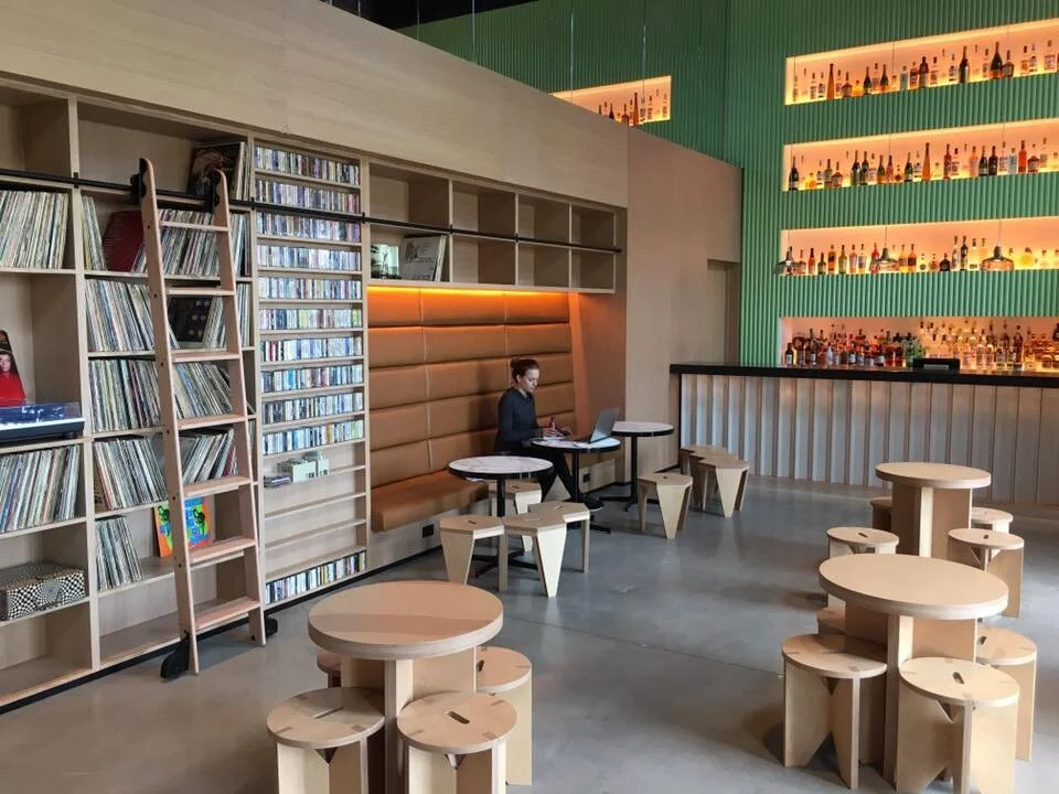 lounge bar.jpg