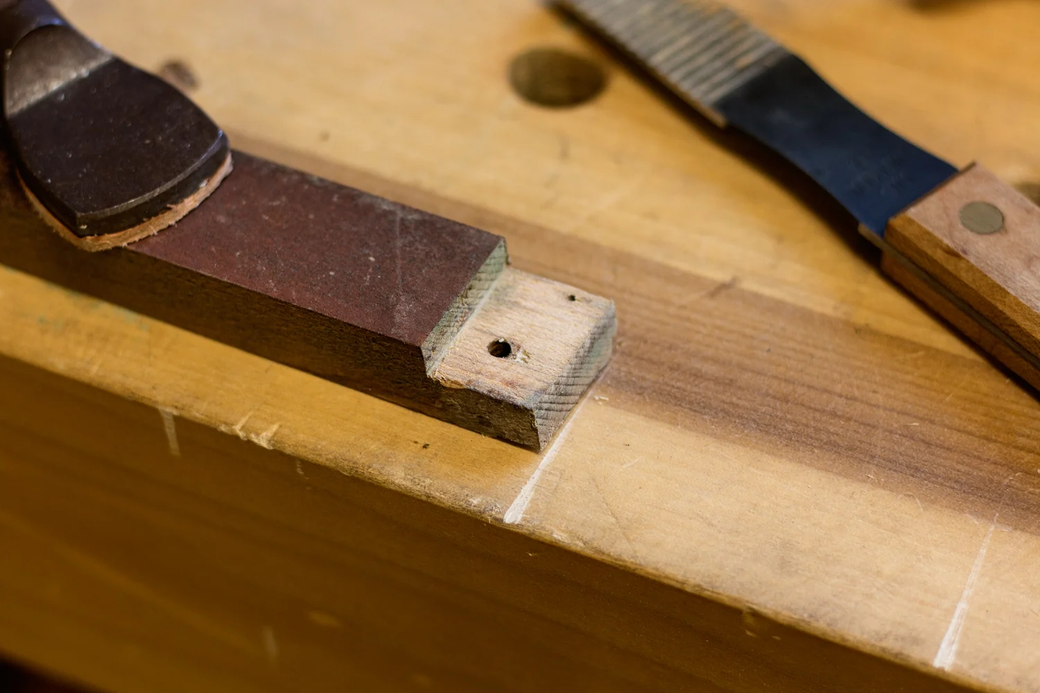 Less than 60 seconds of work was all that was needed to remove all signs of glue, making this joint glue-ready once again.