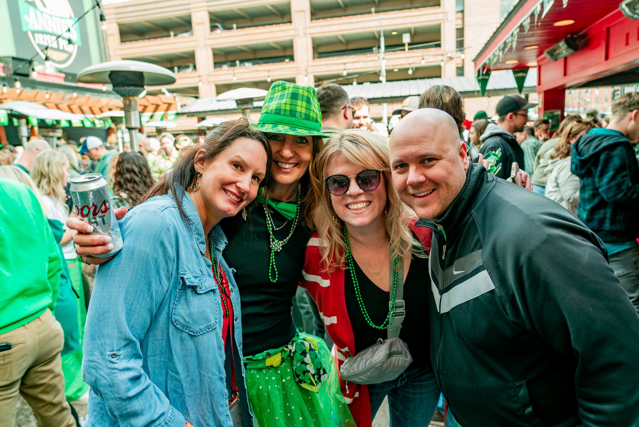 annies_irish_pub_patio_party_downtown_des_moines_bar_iowa.JPG