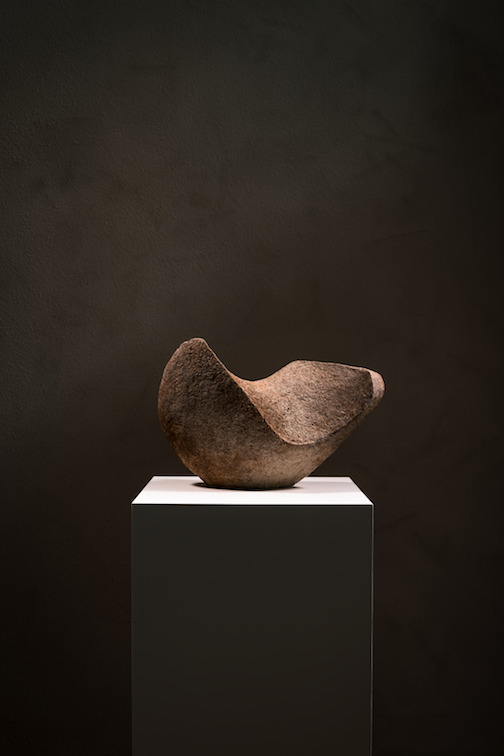 Anamnesis: 5 9” x 14” x 5”