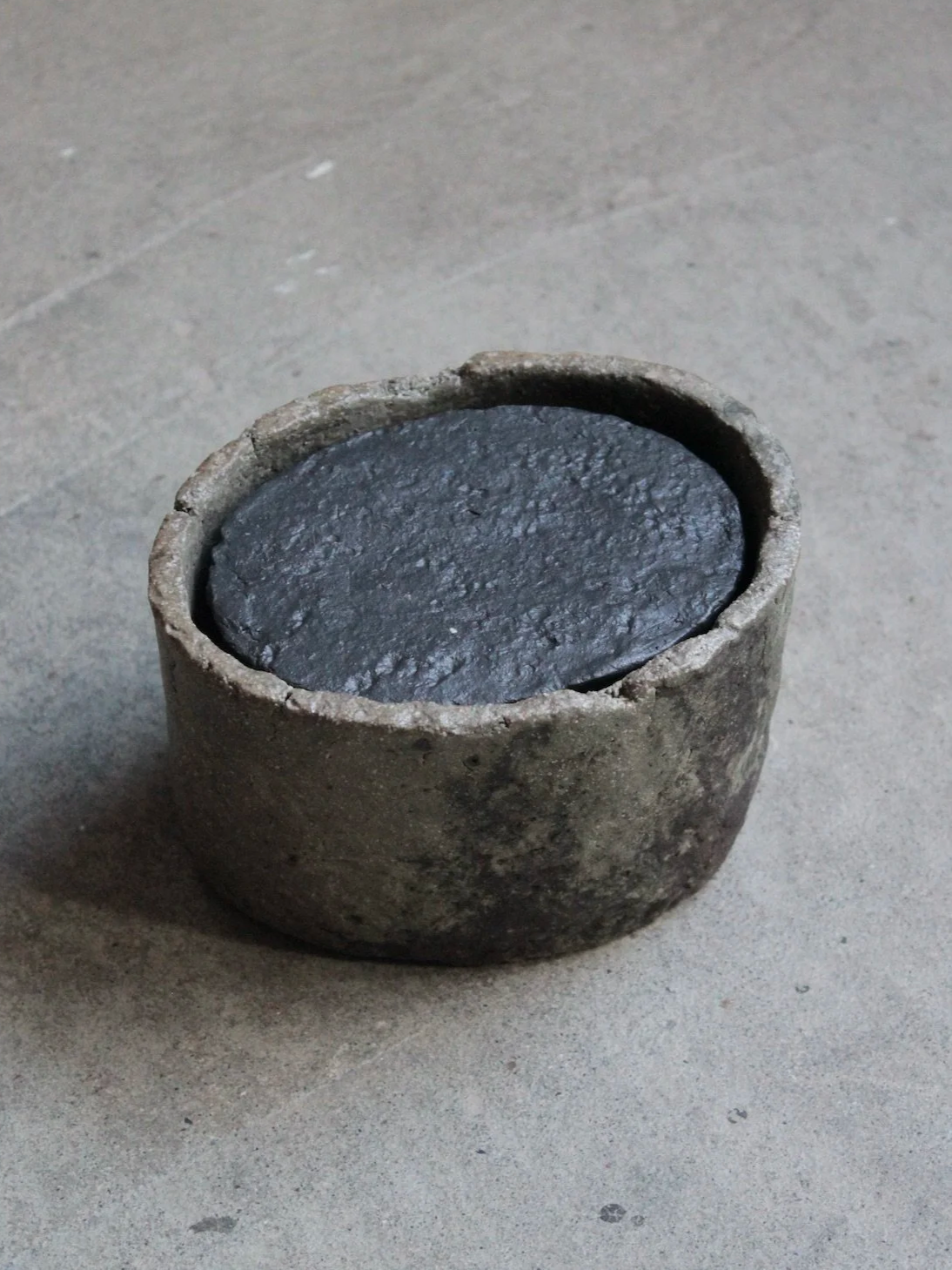 Hucheng, Tea Pot Holder, Iron Glaze Finish, #619