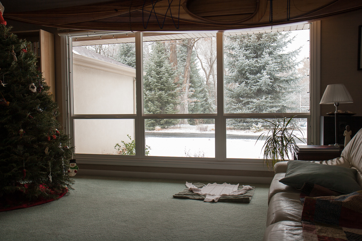 Absence Andrew Patteson I am interested in the way domestic spaces convey human presence even when their residents are absent. These spaces can even seem to anticipate the return of the beings who animate them. In this series I was invited into the homes of friends and work colleagues while they were out for the day or away on vacation. I asked them to leave the house as they would if no visitor were coming. I decided to only photograph in homes that I had never previously visited.