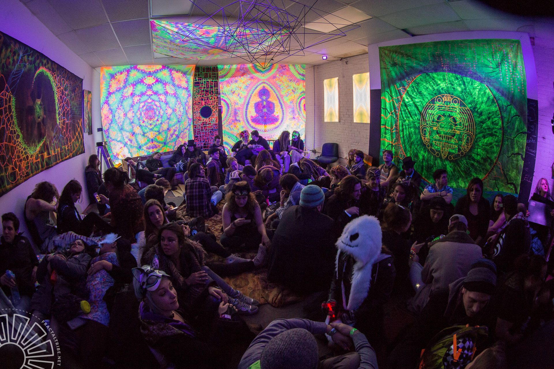 Chillvibes @ Year of the Fractilian
