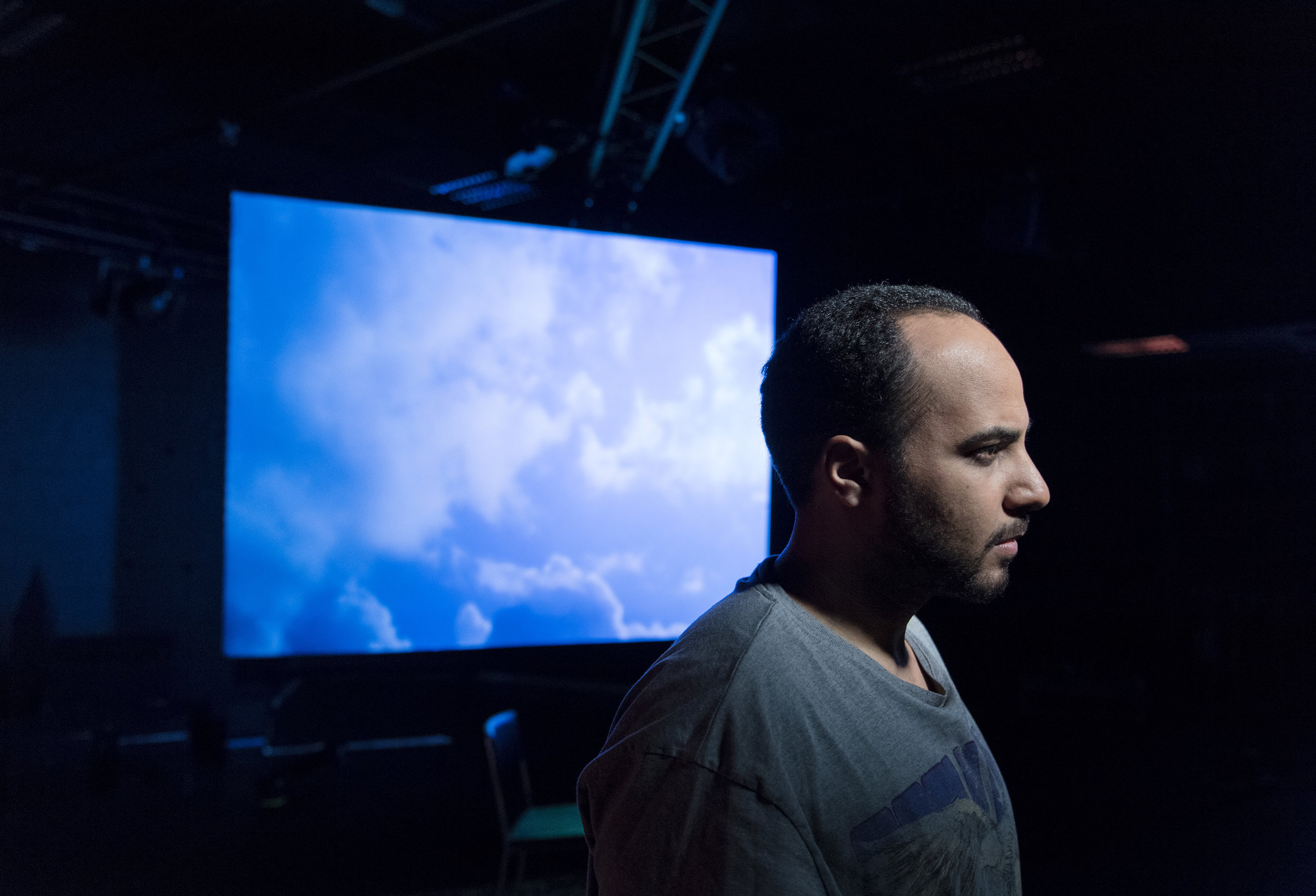 Magdi Saleh i rollen som Ilias i Jihadisten på Göteborgs Stadsteater. Foto: Ola Kjelbye.