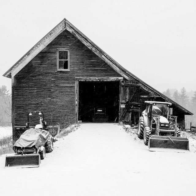 Jack Morris black white barn.jpg