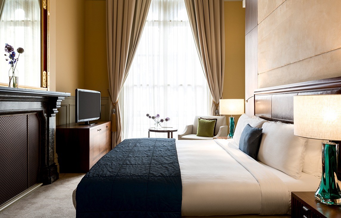 rh_lonpr_gilbert-scott-suite-bedroom.jpg