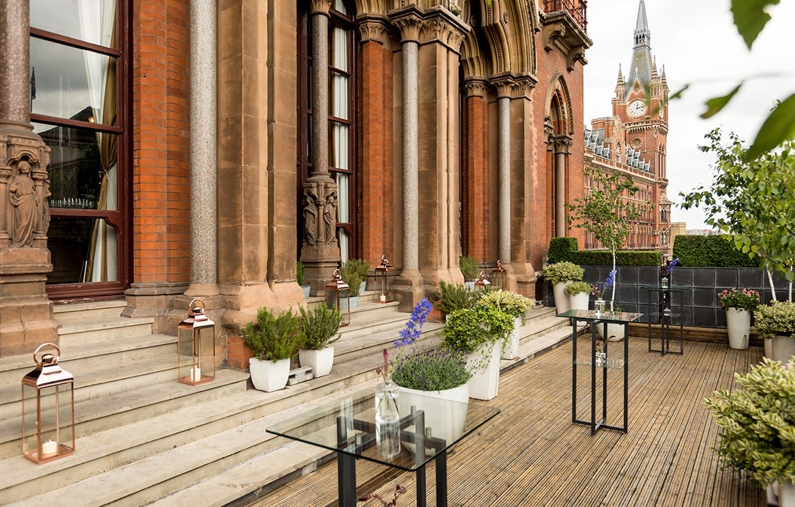 rh_lonpr_ladies_smoking_room_terrace.jpg