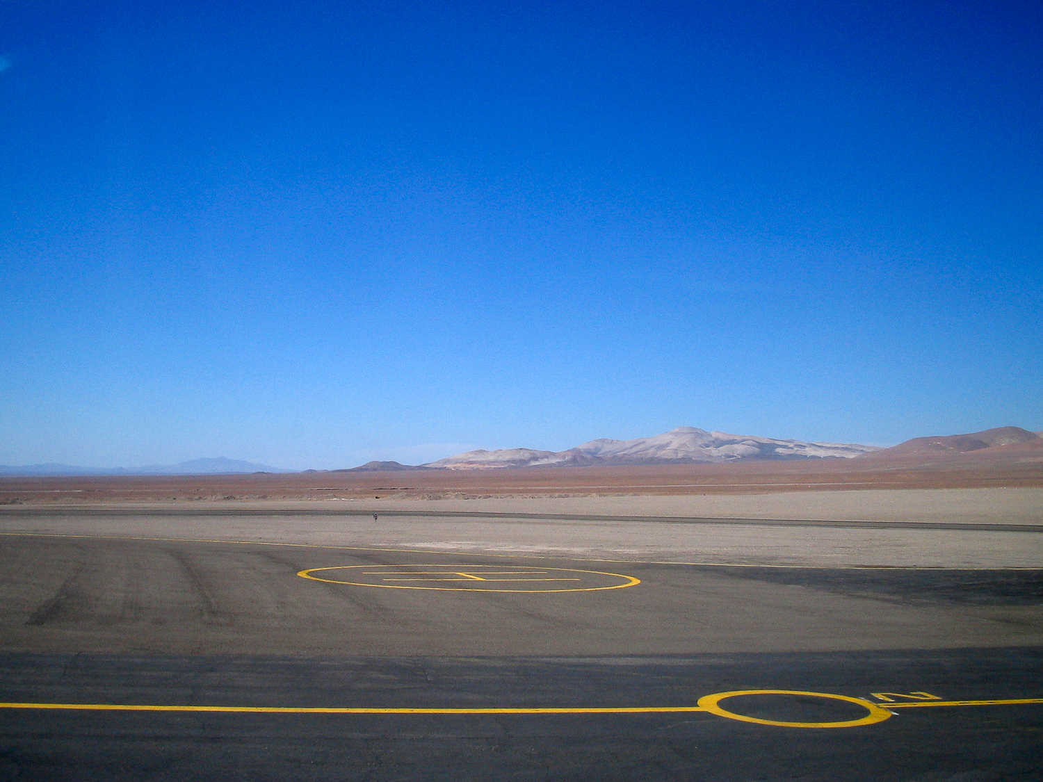 Airport, El Salvador.jpg