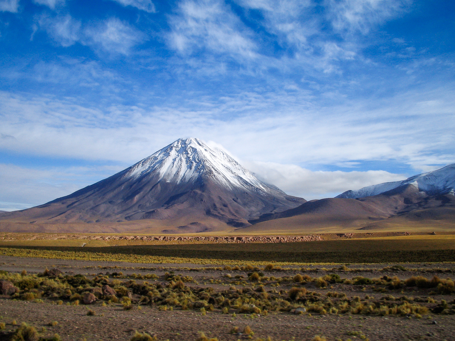 licancabur from highway.jpg