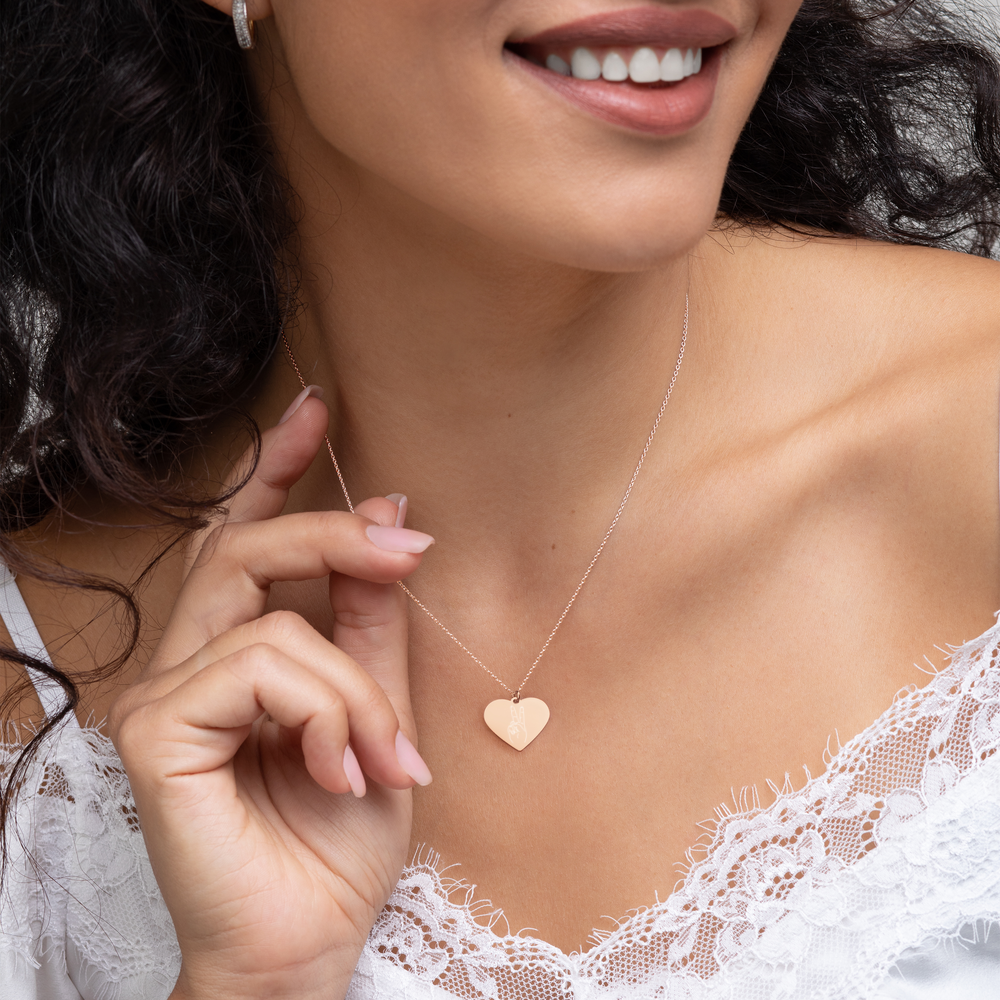 REKLAW CLOTHING PEACE AND LOVE.HEART NECKLACE.18K-Rose-Gold-coating.SS20.Model.png
