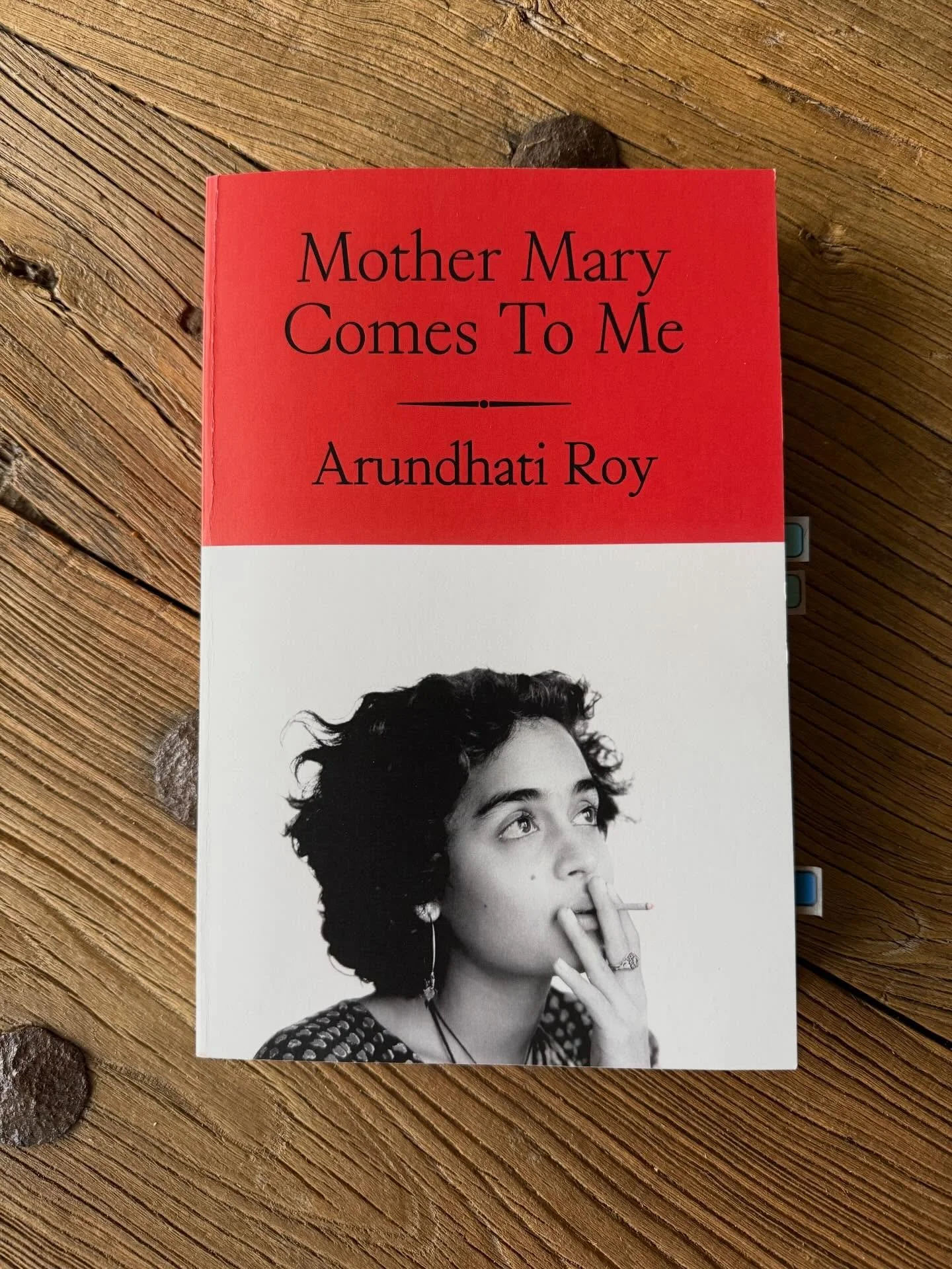 I loved everything about this memoir MOTHER MARY COMES TO ME by @arundhatiroyauthor. I loved Roy&rsquo;s wit, her understated courage and unwavering commitment to her activism. And I was in awe of her unfailing fidelity to her family despite the ofte