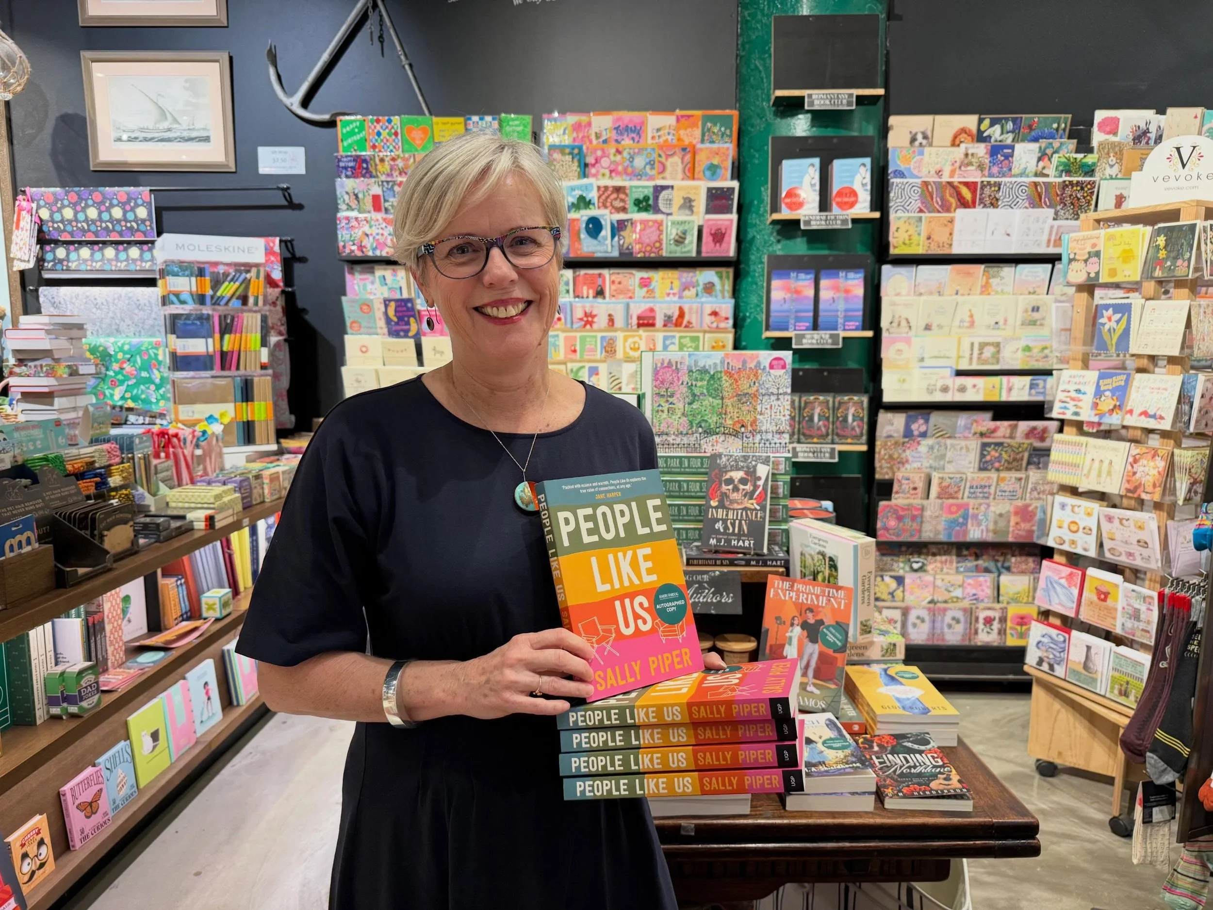 A glorious Queensland day for a coastal book shop visit to sign books and have lunch with friends on the Sunshine Coast today. A big shout-out to Cat @harryhartog.maroochydore and Rachel @anniesbooksonperegian for the very warm welcome. Signed copies